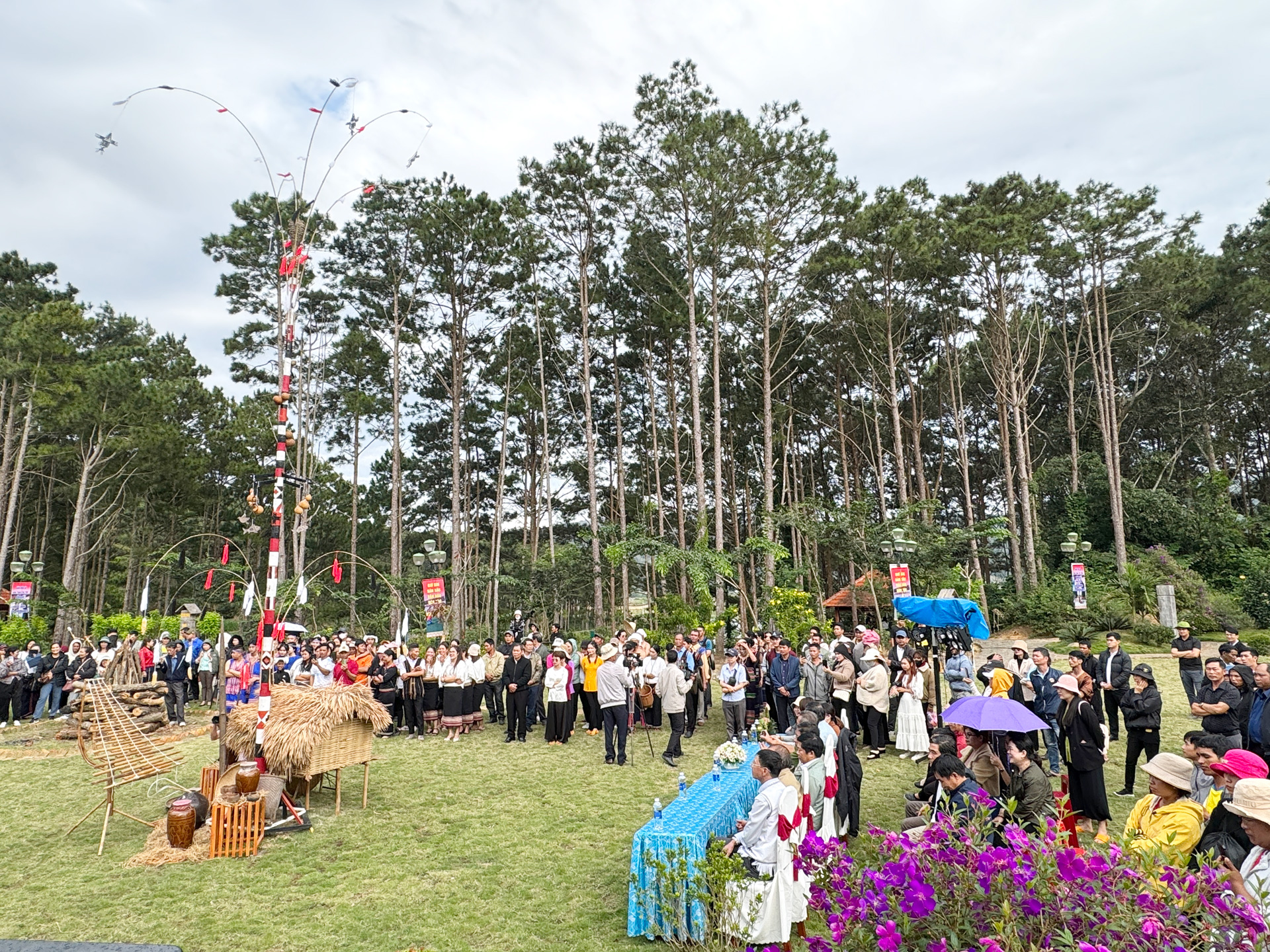 Khai thác văn hóa bản địa để phát triển du lịch cộng đồng