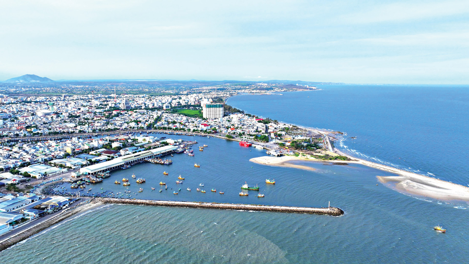 Định vị giá trị cực tăng trưởng du lịch mới