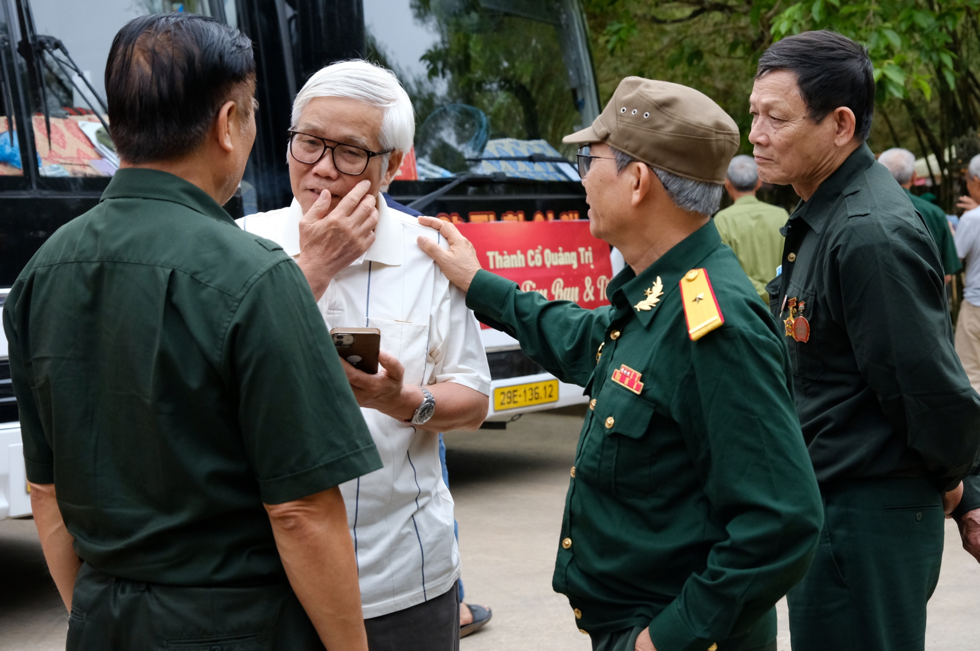 Khám phá “Một thế giới bên dưới cuộc chiến”