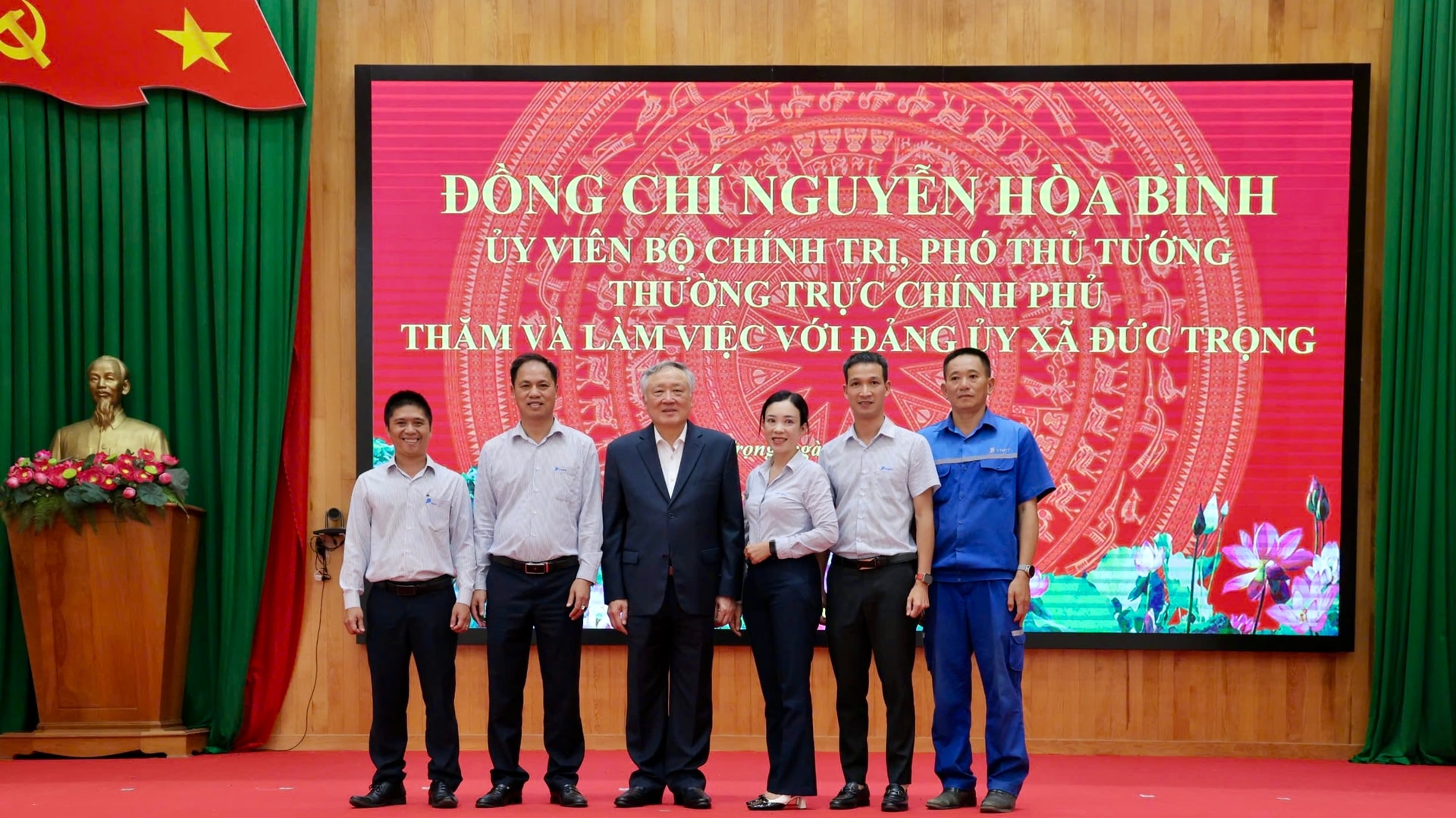 Thầm lặng giữ mạch đường truyền dịch vụ công