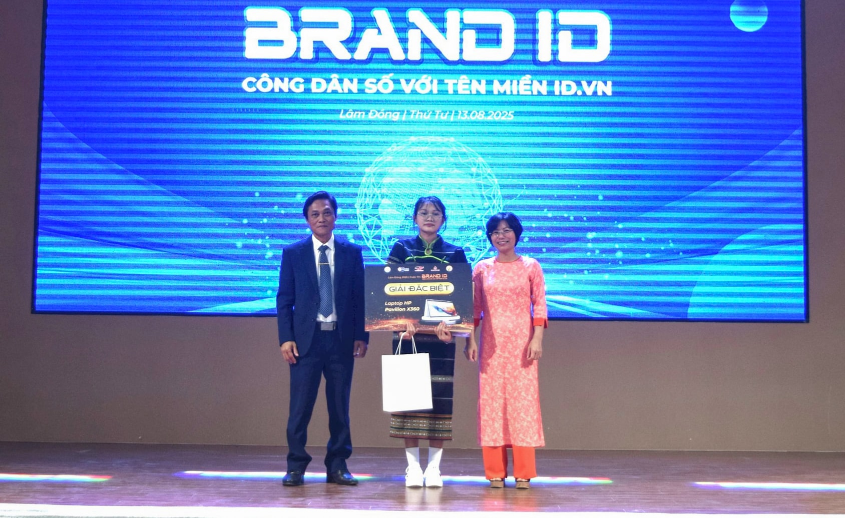 Chung kết Cuộc thi thiết kế website "BrandID - Công dân số với tên miền ID.VN"