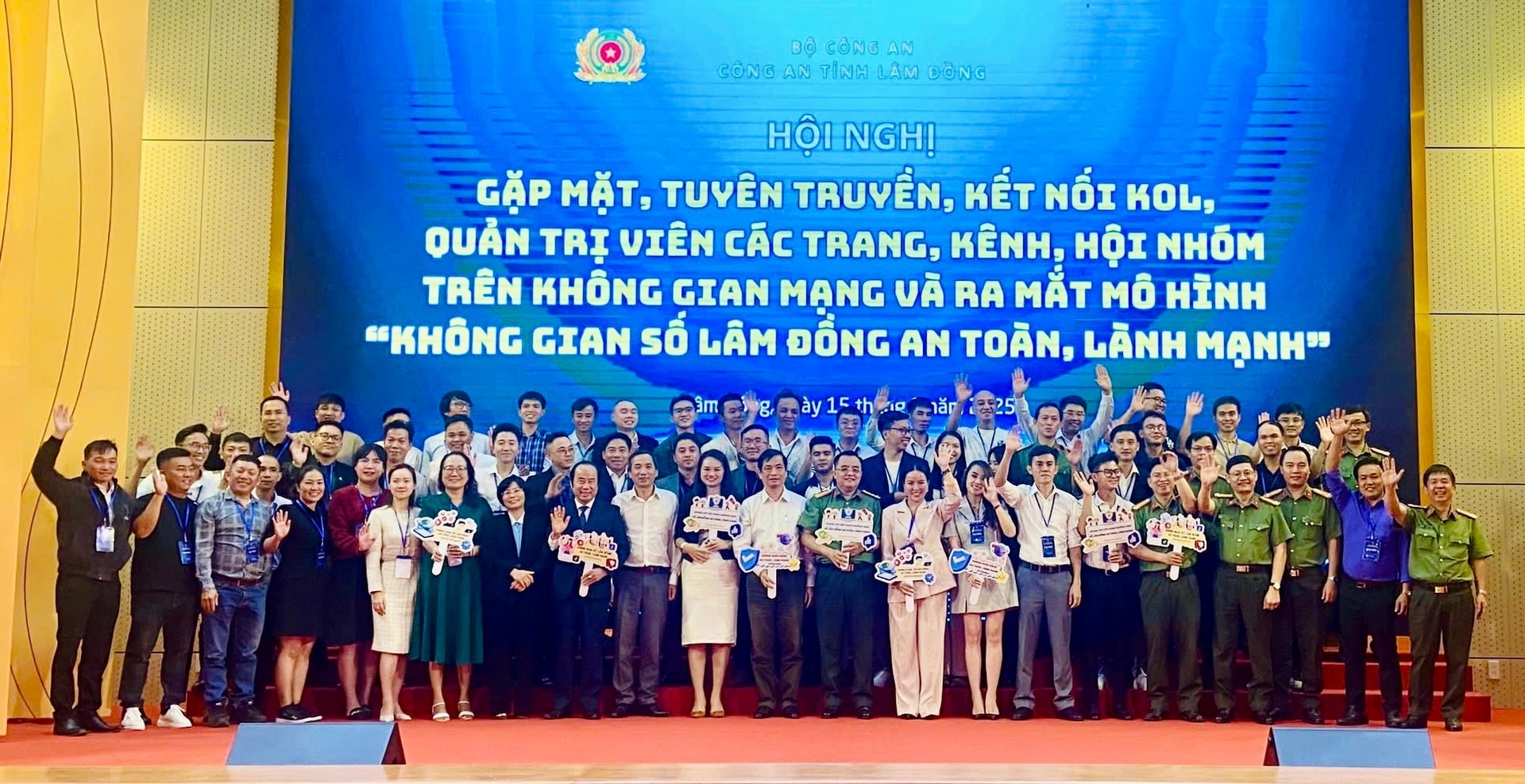 Hướng tới không gian số an toàn, lành mạnh