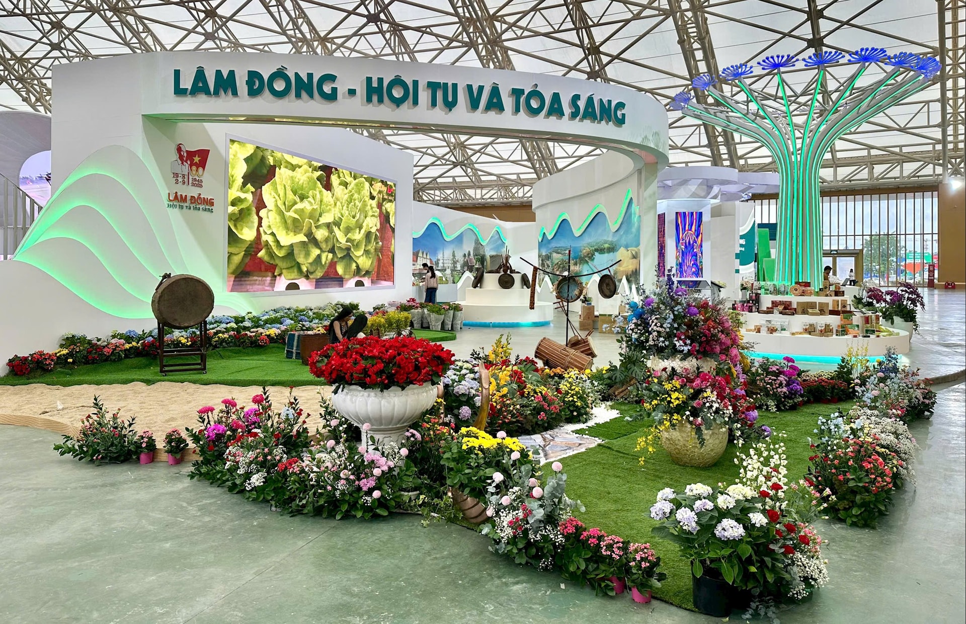 “Lâm Đồng - Hội tụ và tỏa sáng” giữa thủ đô Hà Nội