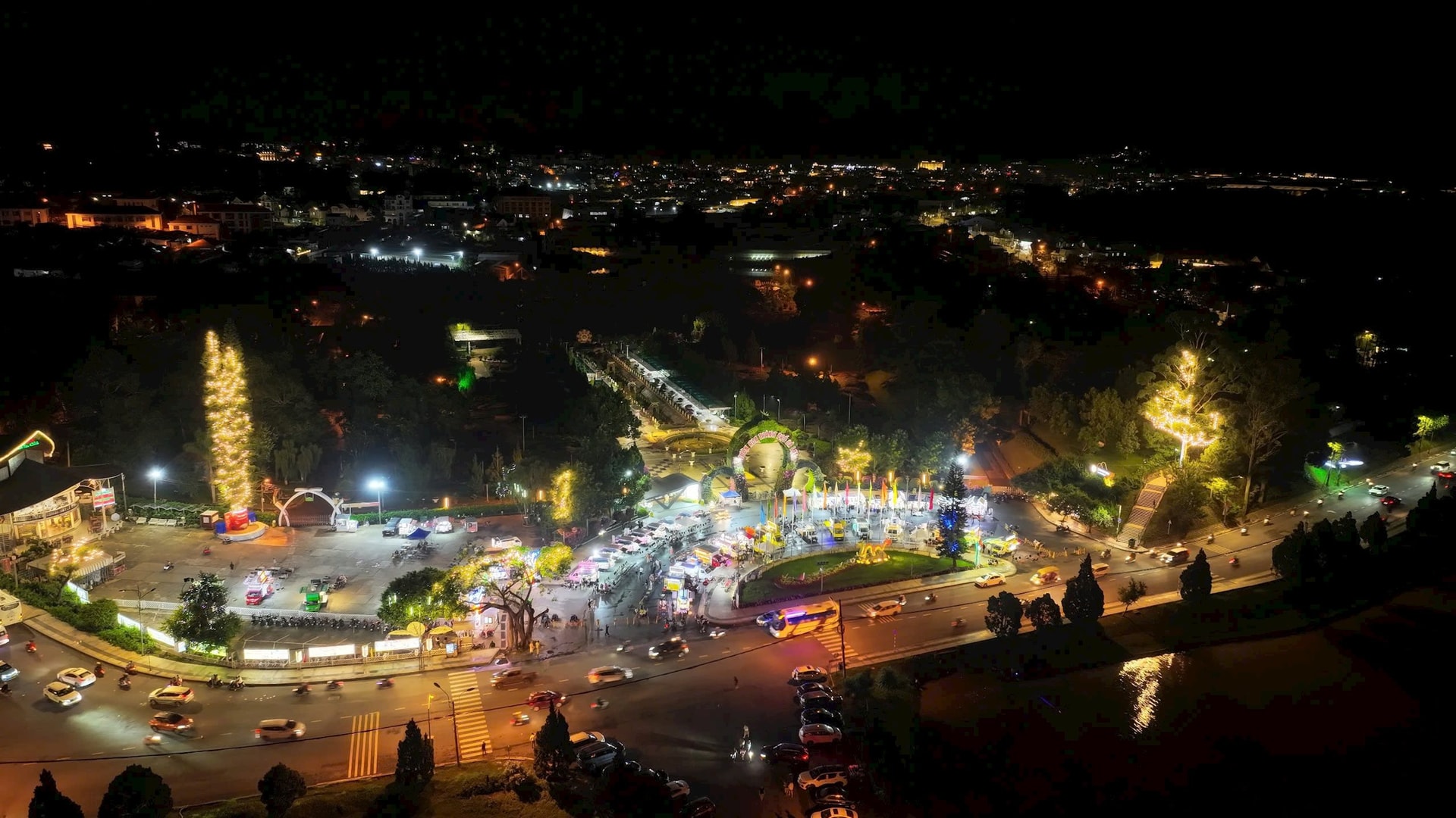 Cục Du Lịch Quốc gia Việt Nam làm việc về phát triển kinh tế đêm tại Lâm Đồng