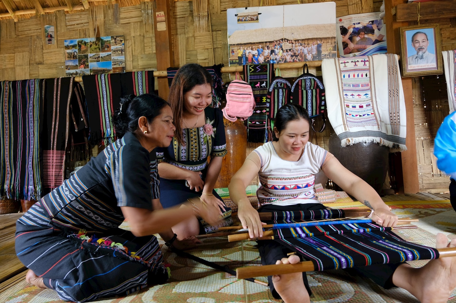 Gắn bảo tồn văn hóa với phát triển du lịch