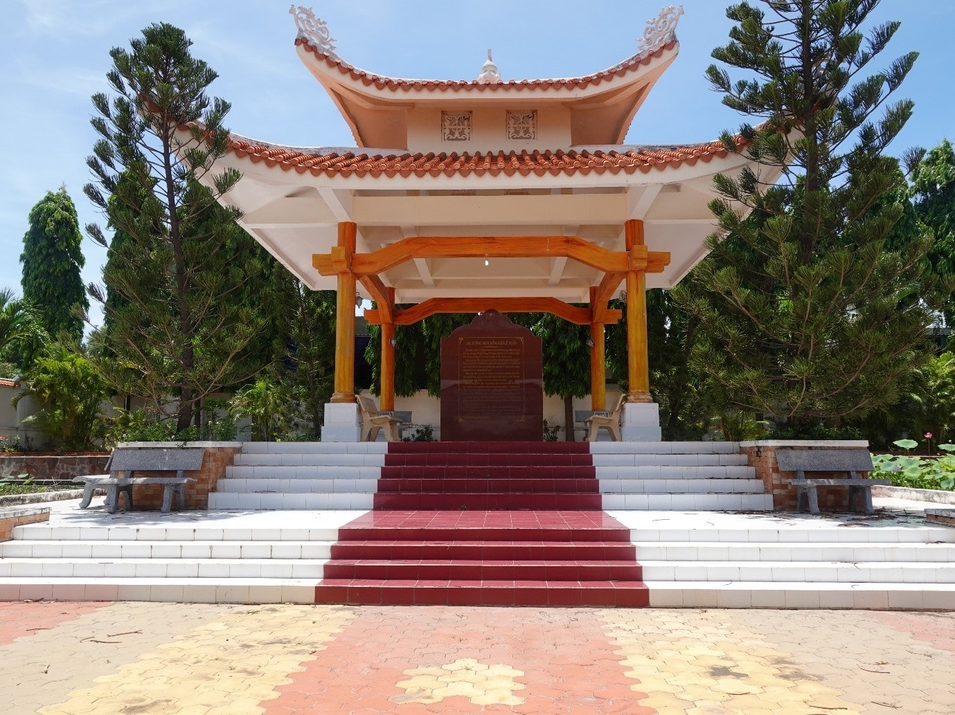 Nhà tưởng niệm Lê Duẩn: Điểm di tích lịch sử văn hóa ven biển