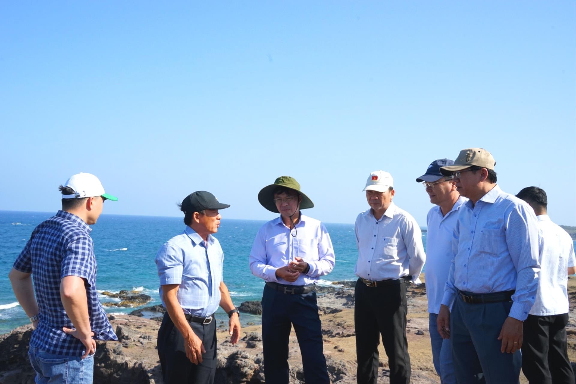 Phú Quý khơi dậy tiềm năng "kinh tế xanh" nơi đầu sóng