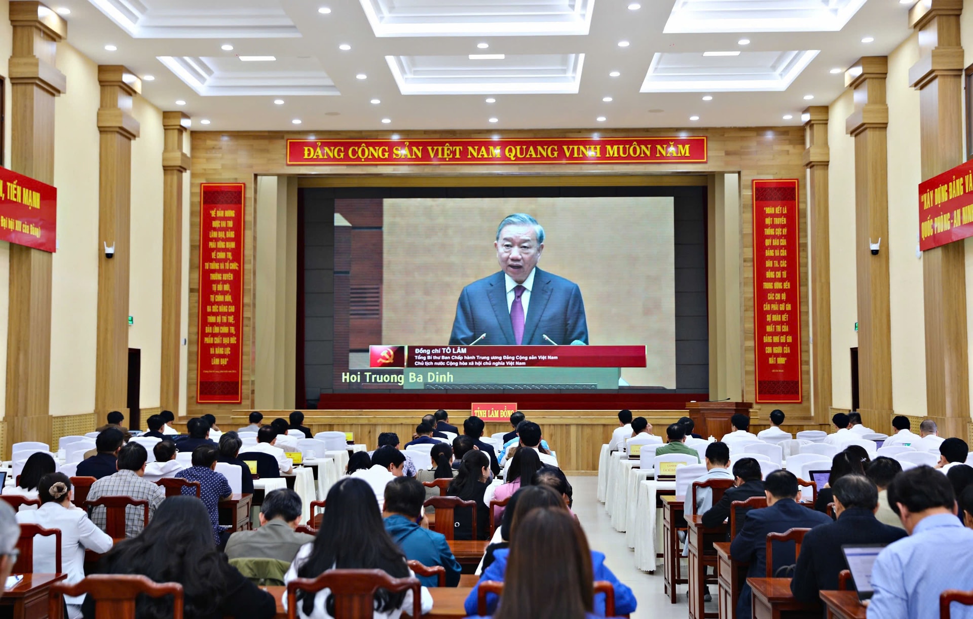 55.800 đại biểu tỉnh Lâm Đồng tham gia hội nghị toàn quốc triển khai Nghị quyết Trung ương 2