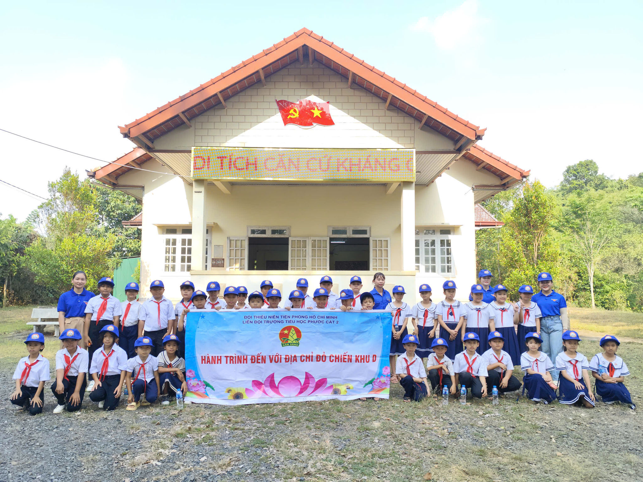 Thăm Di tích Căn cứ kháng chiến Khu VI