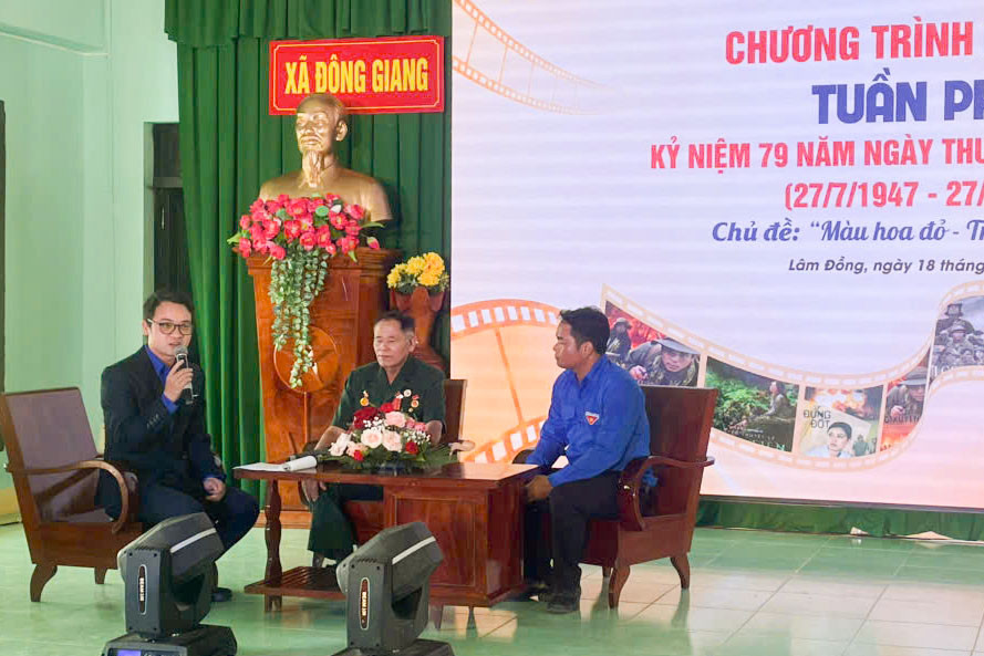 Tuần phim “Màu hoa đỏ - Trọn nghĩa tri ân” lan tỏa truyền thống uống nước nhớ nguồn