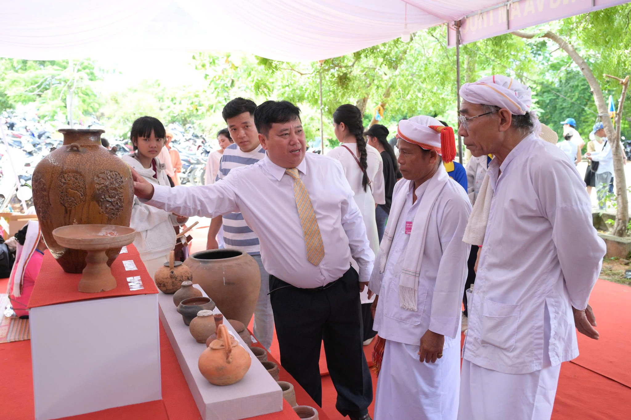 Cổ vật kể chuyện văn hóa Chăm